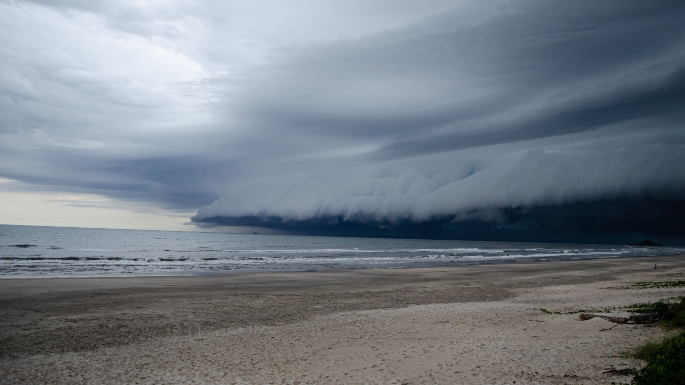 Storm front clouds approaching